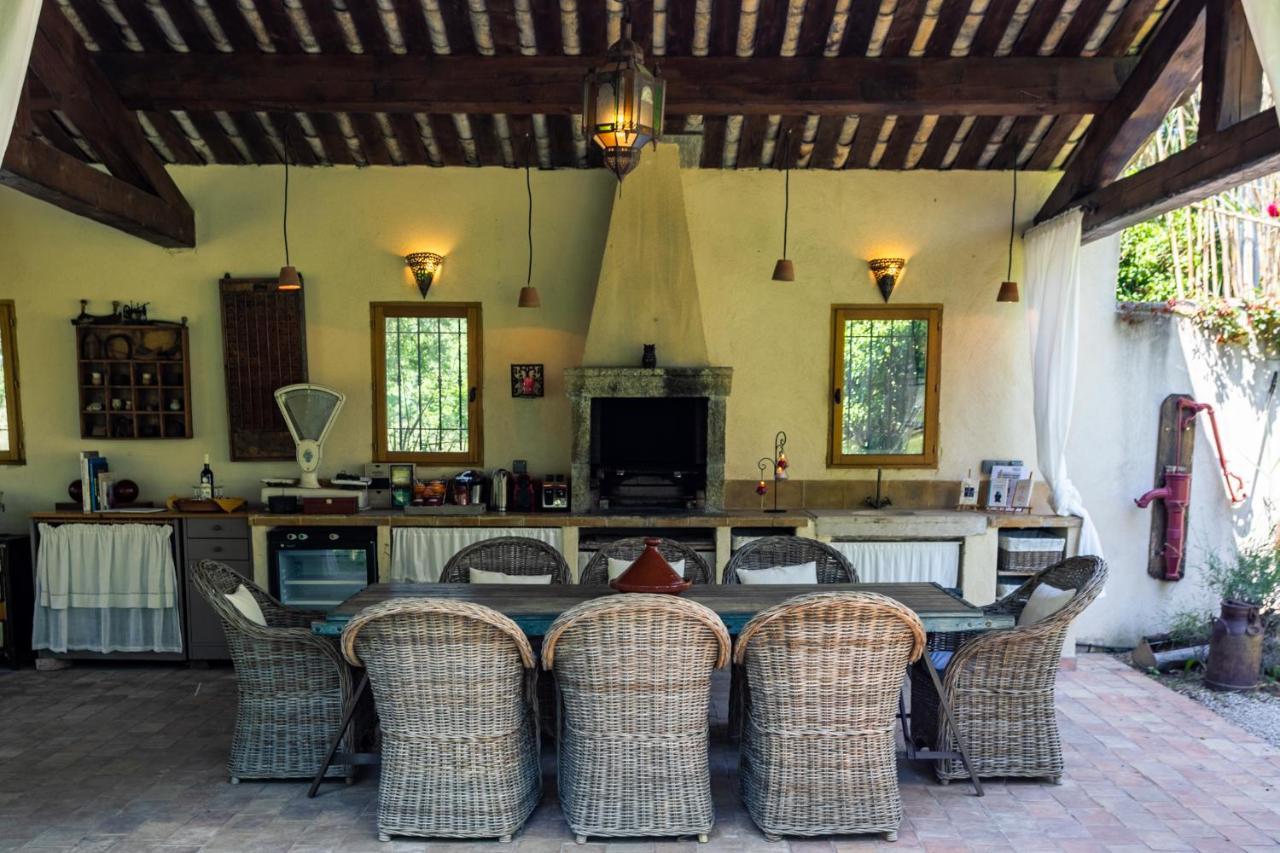 Gites Domaine Des Machottes Grans Экстерьер фото